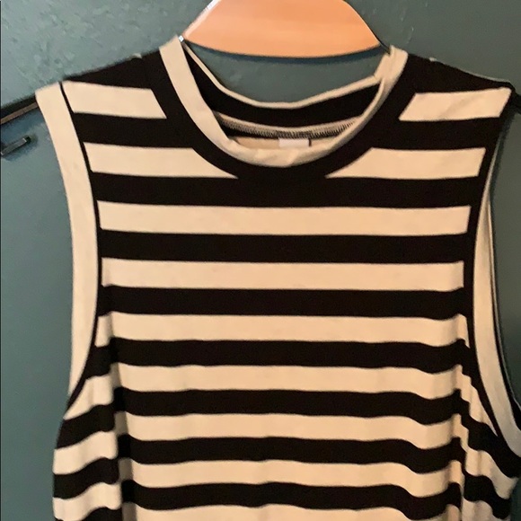 Fitted striped dress - Picture 3 of 3